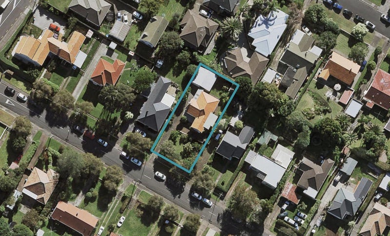 8 Massey Avenue, Greenlane, Auckland - Carousel 1