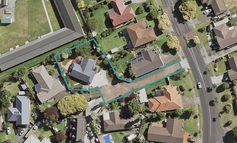 82 Tington Avenue, Wattle Downs, Auckland - Carousel 1