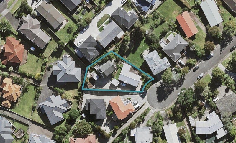 1/13 Cheryl Place, Hillcrest, Auckland - Carousel 1