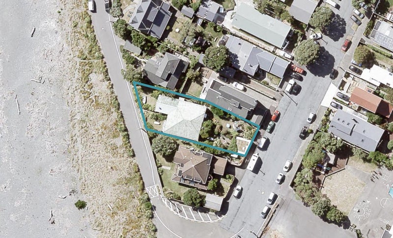 44 Tuatoru Street, Eastbourne, Lower Hutt - Carousel 1