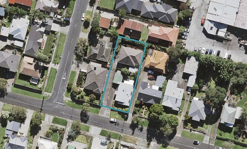 15 Louvain Avenue, Mount Roskill, Auckland - Carousel 1