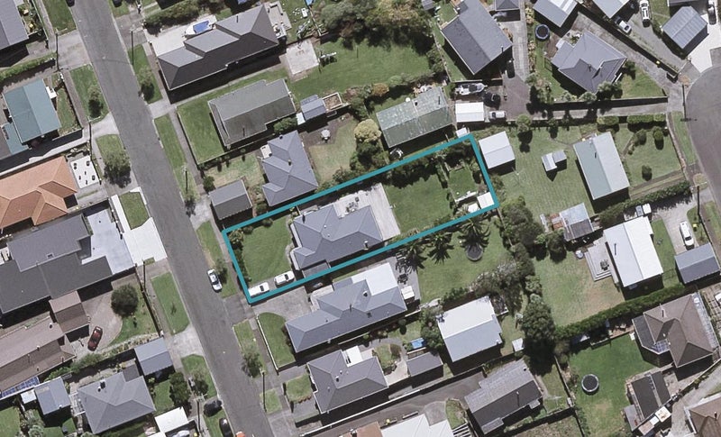 15 Ropiha Street, Fitzroy, New Plymouth - Carousel 1