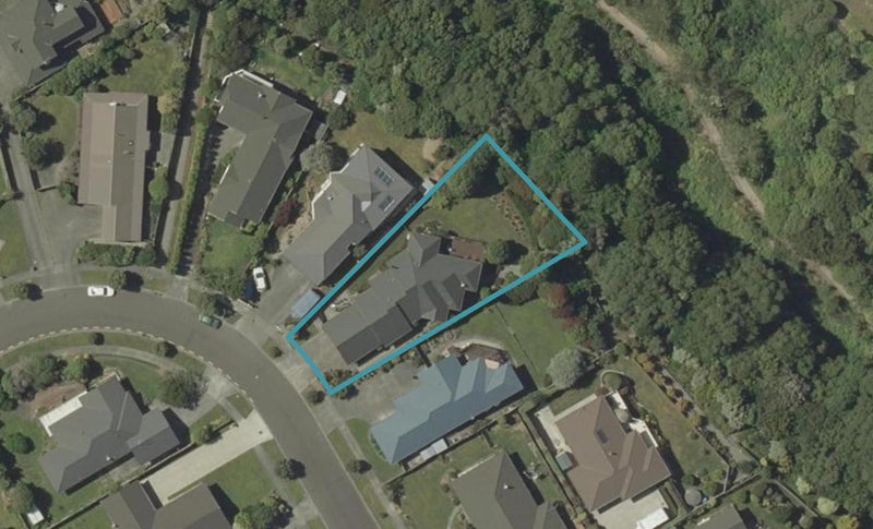 8 Greenwood Place, Fitzherbert, Palmerston North - Carousel 1