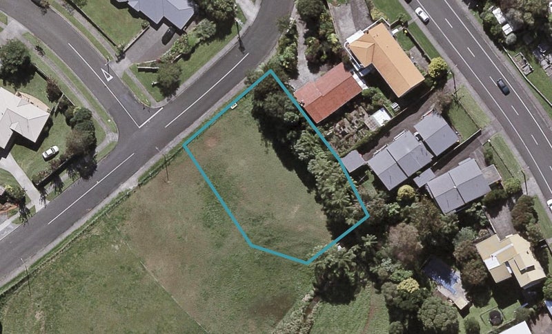 9/7 Davies Road, Hurdon, New Plymouth - Carousel 1