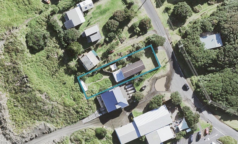 6 North Piha Road, Piha - Carousel 1