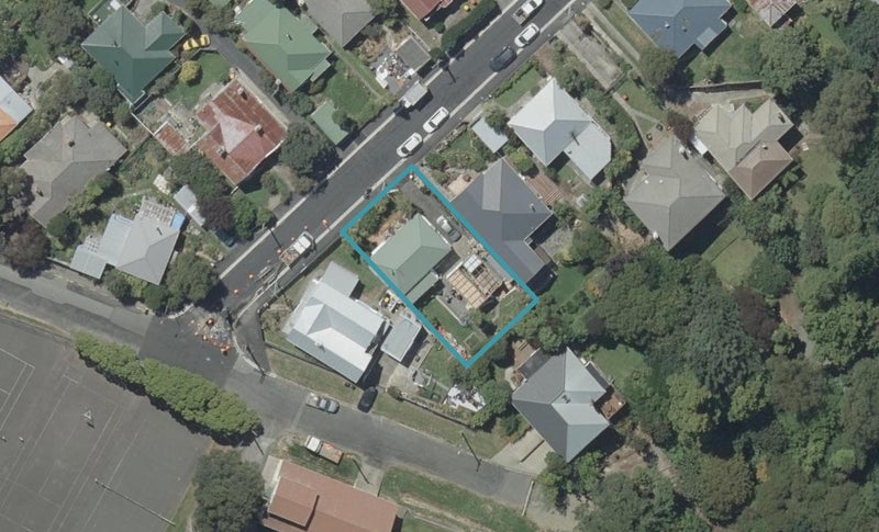 6 Warden Street, Opoho, Dunedin - Carousel 1