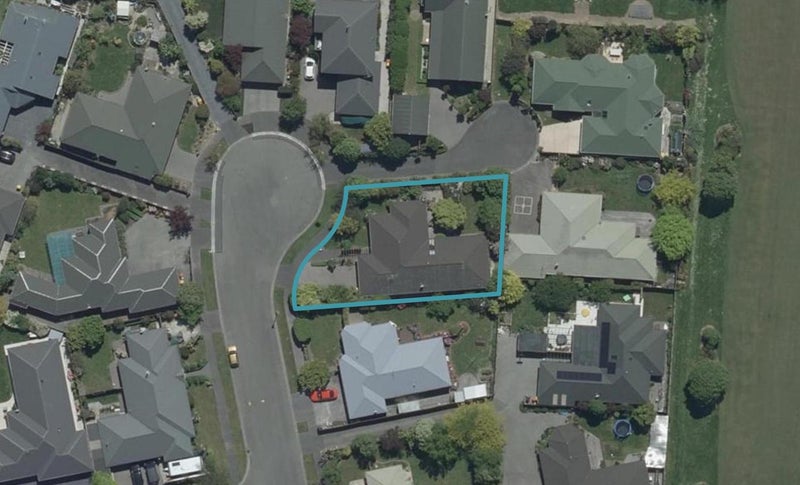 32 Farnswood Place, Redwood, Christchurch - Carousel 1