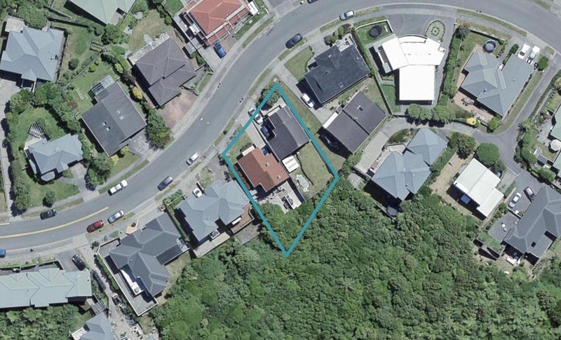 14A Landsdowne Terrace, Karori, Wellington - Carousel 1