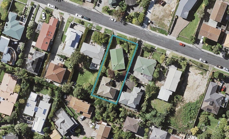 1/9 Bevyn Street, Castor Bay, Auckland - Carousel 1