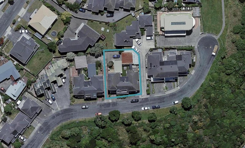 17 Tamahine Street, Maupuia, Wellington - Carousel 1