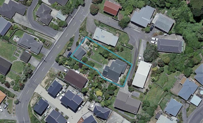 24 Glanmire Road, Newlands, Wellington - Carousel 1