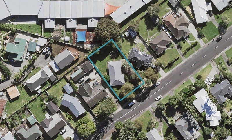 122 Moore Street, Hillcrest, Auckland - Carousel 1
