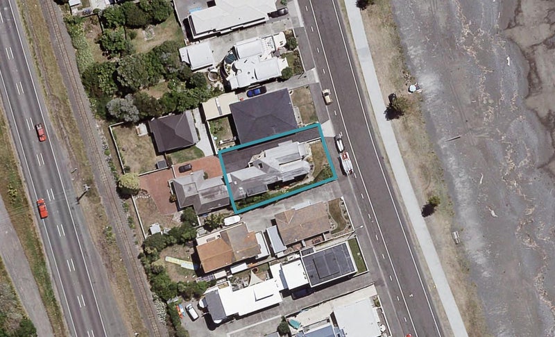 76 The Esplanade, Westshore, Napier - Carousel 1