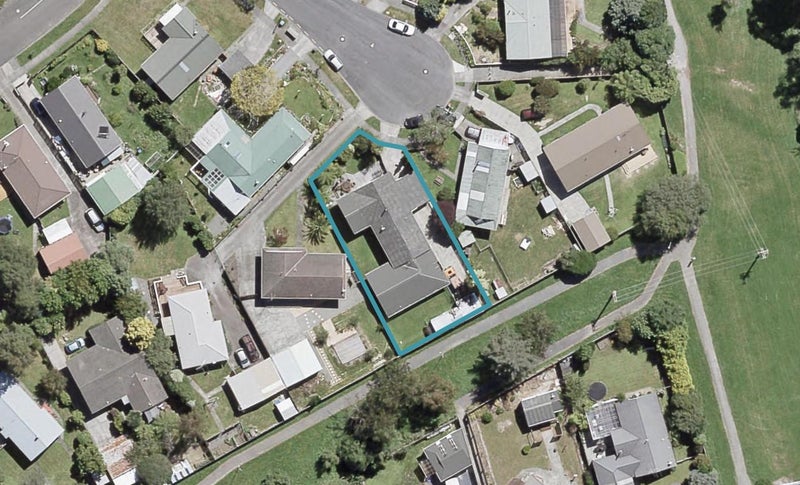 5 Wyoming Grove, Totara Park, Upper Hutt - Carousel 1