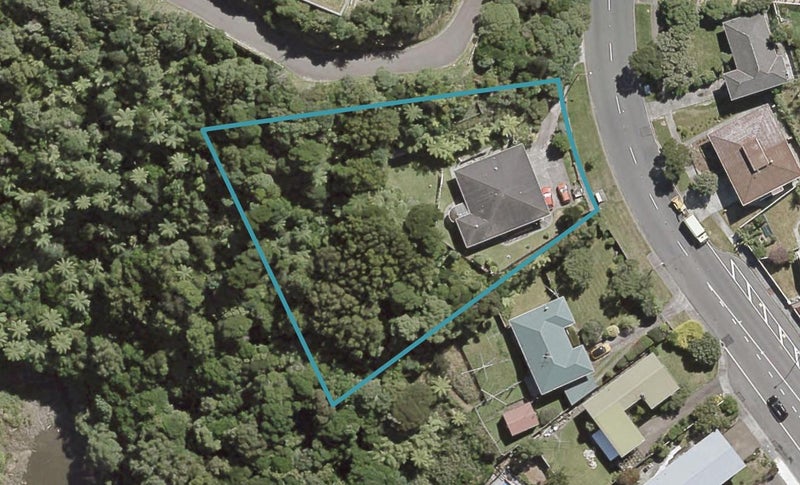 39 Dowse Drive, Maungaraki, Lower Hutt - Carousel 1