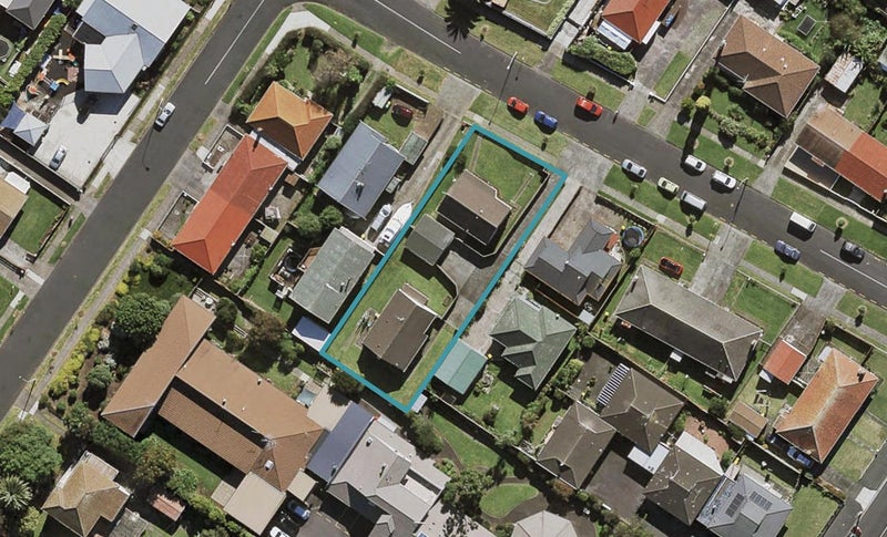 2/10 Kingswood Road, Papatoetoe, Auckland - Carousel 1