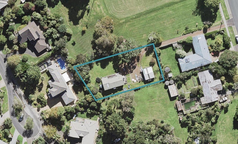 8A Roland Road, Greenhithe, Auckland - Carousel 1