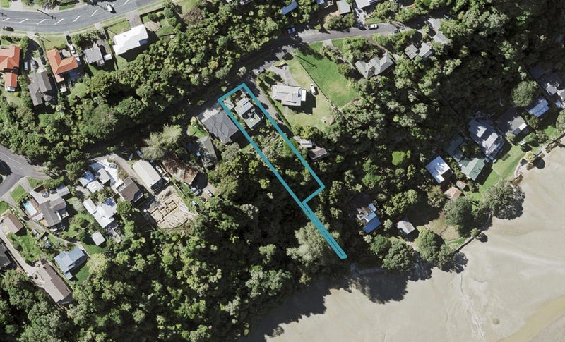35 Pohutukawa Avenue, Shelly Park, Auckland - Carousel 1