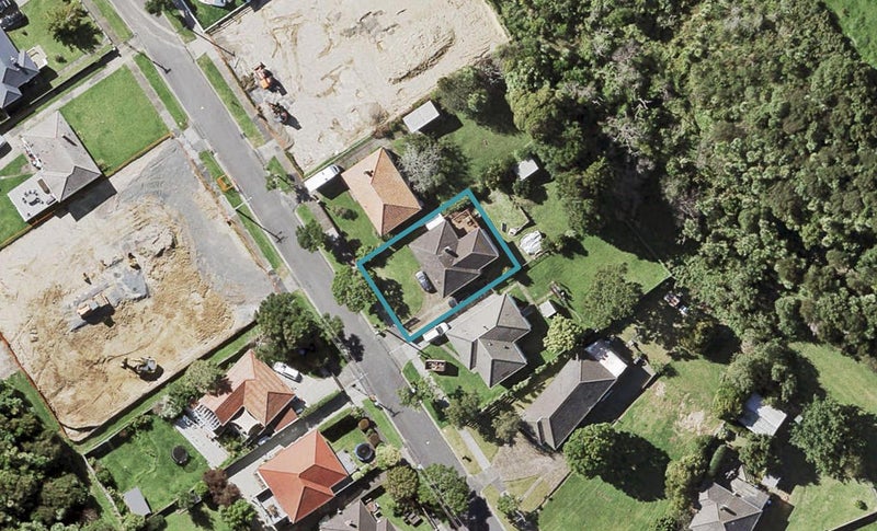 18 Fernwood Place, Wai o Taiki Bay, Auckland - Carousel 1