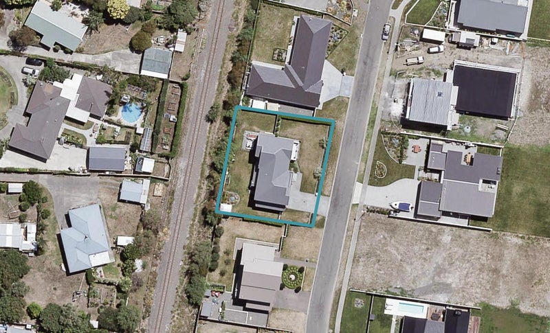 7 Mer Place, Bay View, Napier - Carousel 1