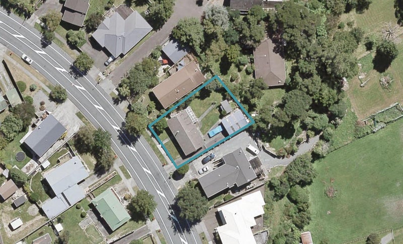 111 Gemstone Drive, Birchville, Upper Hutt - Carousel 1