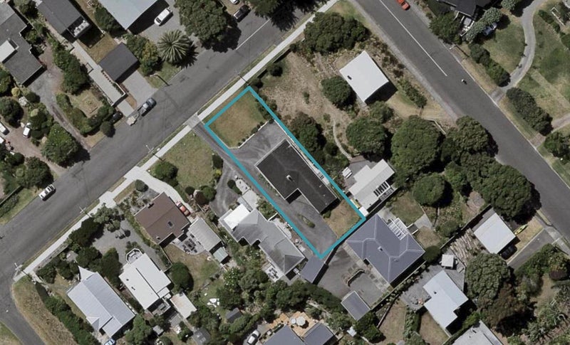 6 Tutere Street, Waikanae Beach, Waikanae - Carousel 1