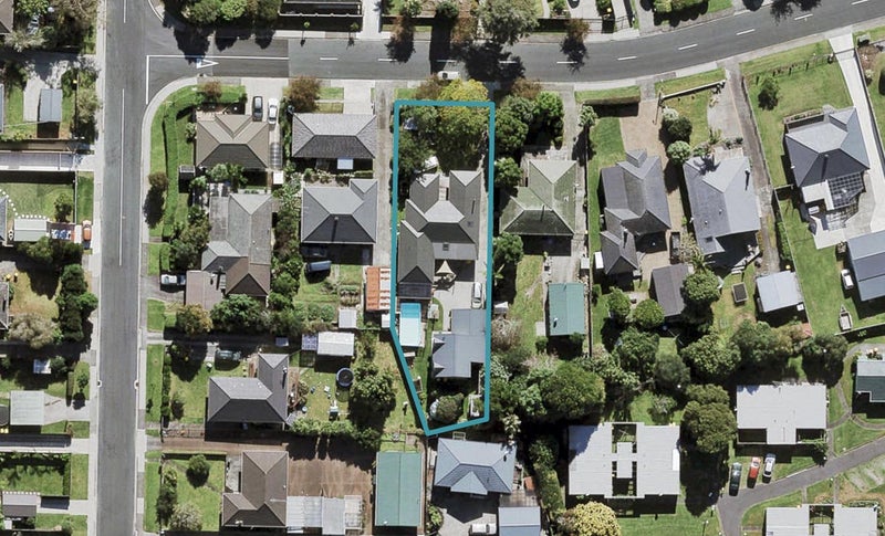 22 Moor Avenue, Te Atatu Peninsula, Auckland - Carousel 1