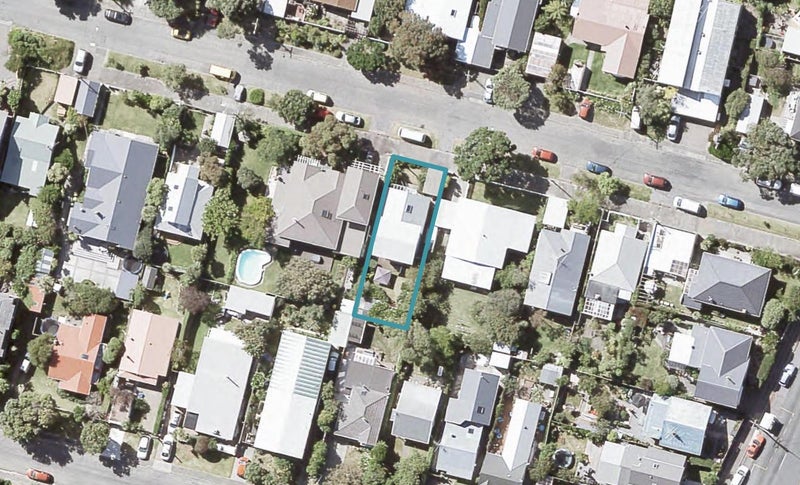 13 Konini Street, Eastbourne, Lower Hutt - Carousel 1