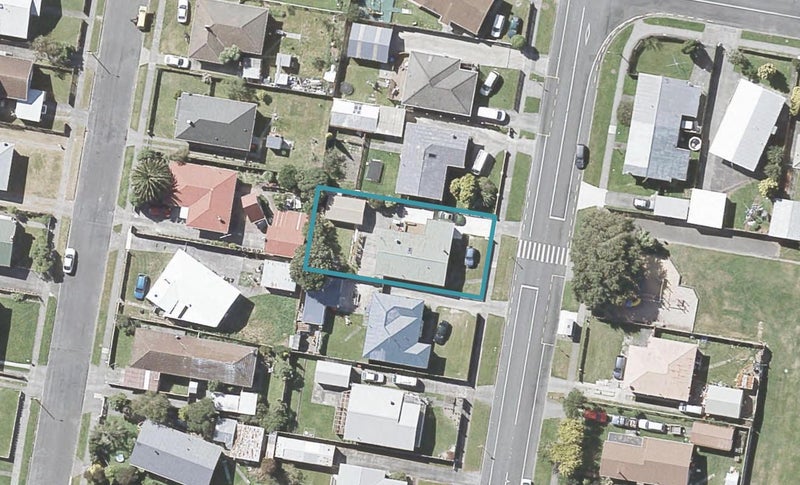 269 Wellington Road, Wainuiomata, Lower Hutt - Carousel 1