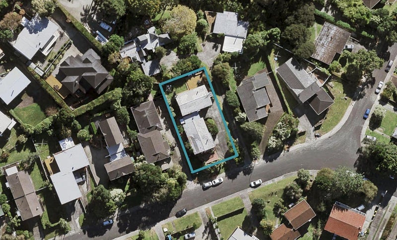 2/24 Girrahween Drive, Totara Vale, Auckland - Carousel 1