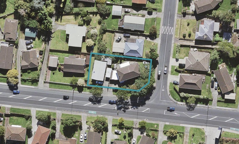 2/184 Universal Drive, Henderson, Auckland - Carousel 1