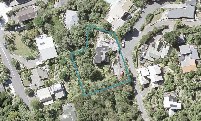 5 Latham Road, York Bay, Lower Hutt - Carousel 1
