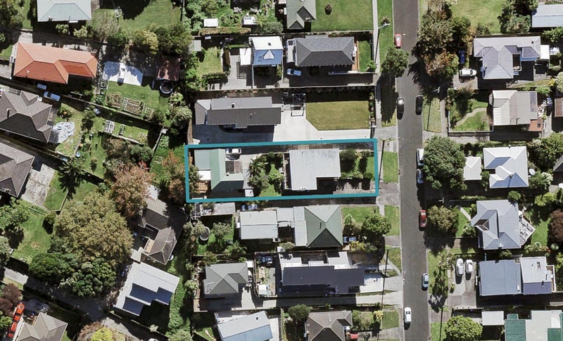13 Gilletta Road, Mount Roskill, Auckland - Carousel 1