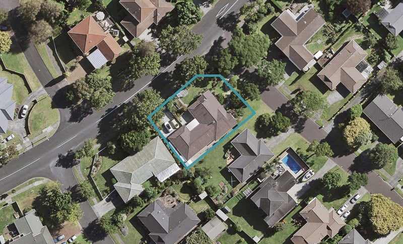 1 Donzella Place, Conifer Grove, Takanini - Carousel 1