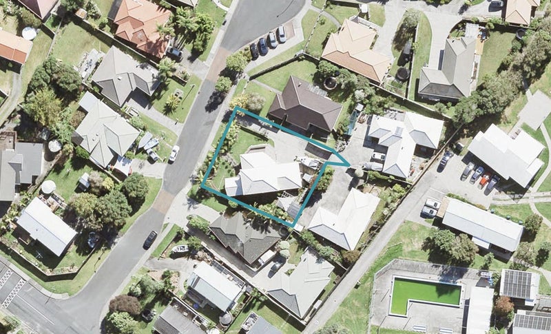 6 Greta Place, Stanmore Bay, Whangaparaoa - Carousel 1