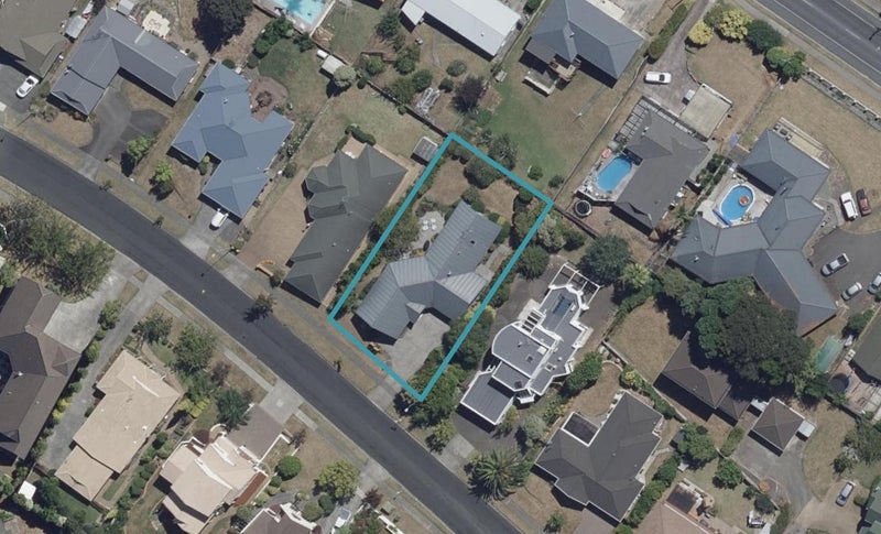 18 Western Heights Drive, Western Heights, Hamilton - Carousel 1