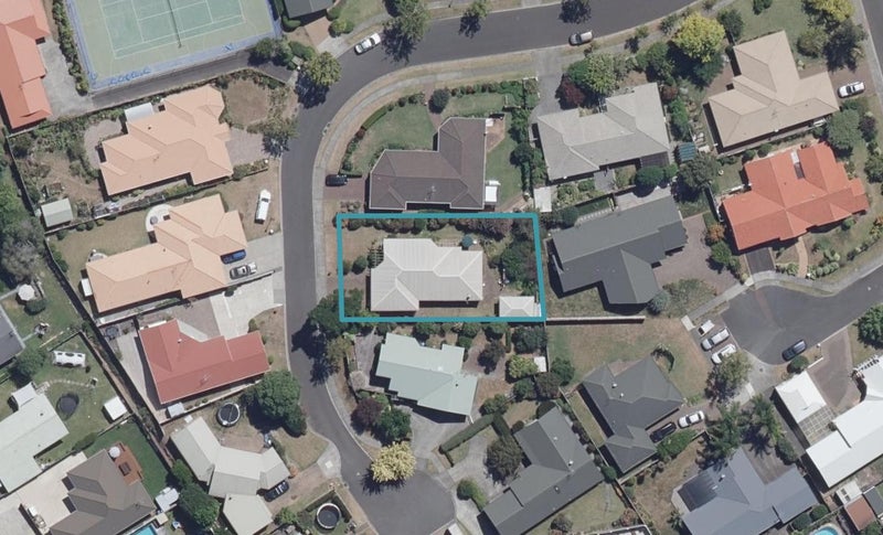 9 Piccadilly Lane, Hillcrest, Hamilton - Carousel 1