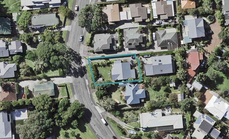 9 Handley Avenue, Narrow Neck, Auckland - Carousel 1