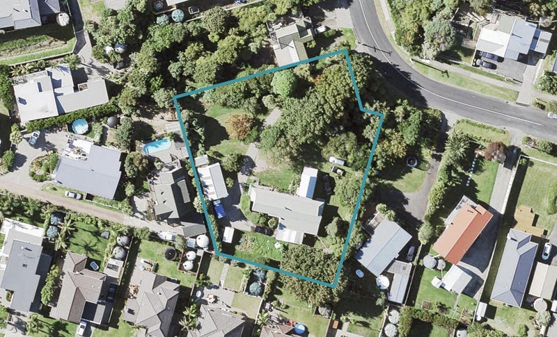 1 Beachlands Road, Beachlands, Auckland - Carousel 1