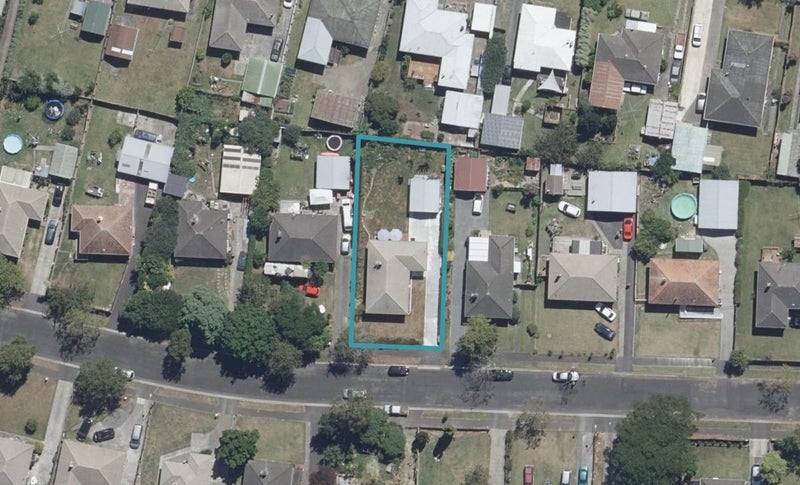 33 Slim Street, Bader, Hamilton - Carousel 1