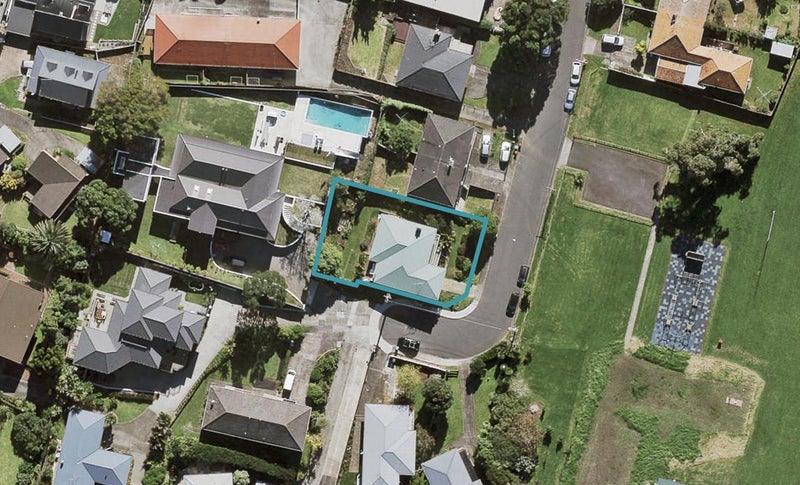 2 Boyd Avenue, Royal Oak, Auckland - Carousel 1