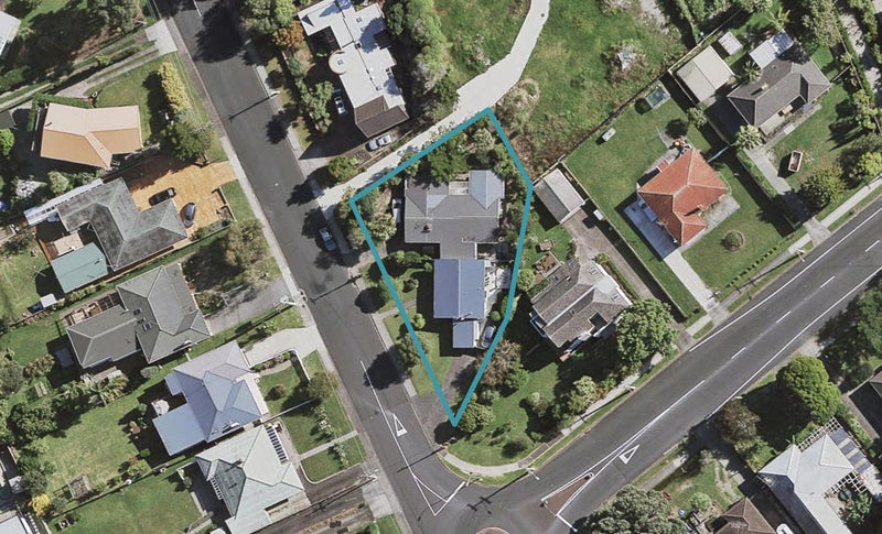 1A Scenic Drive, Hillpark, Auckland - Carousel 1