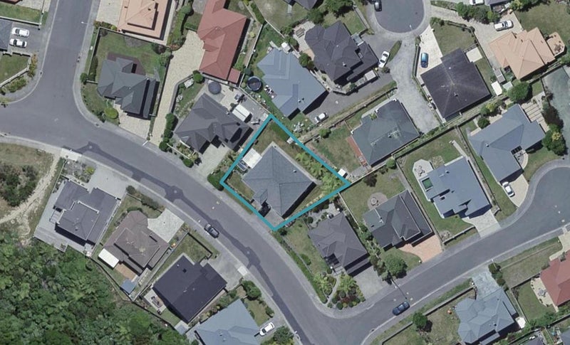 8 White Pine Avenue, Woodridge, Wellington - Carousel 1