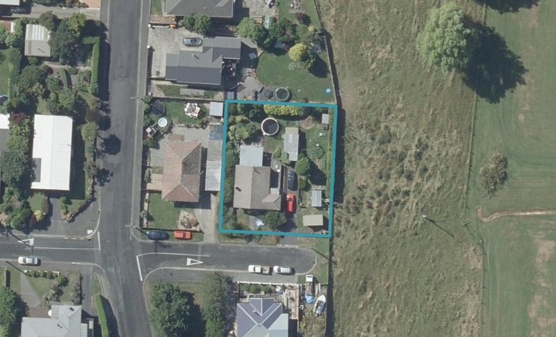 15 Edward Street, Abbotsford, Dunedin - Carousel 1