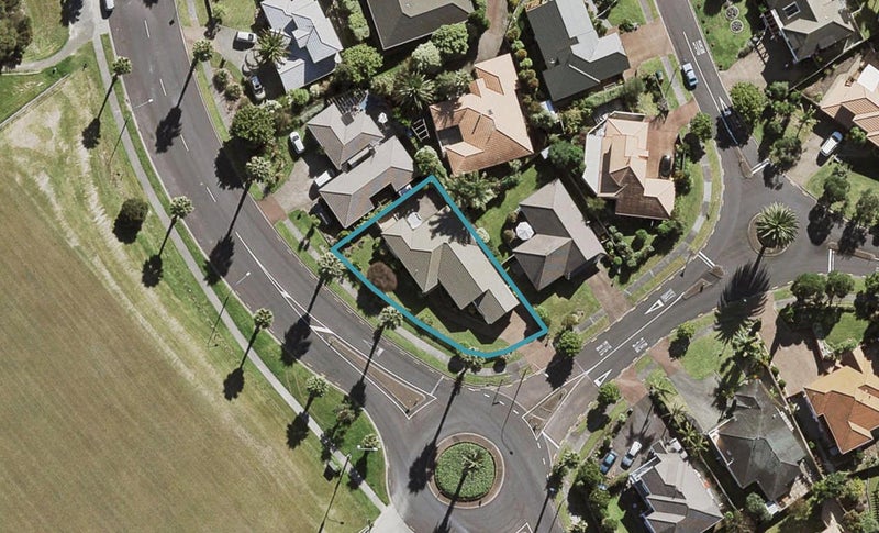 2 Mandeville Place, Unsworth Heights, Auckland - Carousel 1
