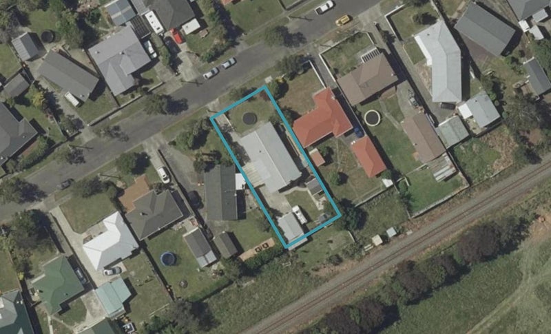 41 Tararua Terrace, Cloverlea, Palmerston North - Carousel 1