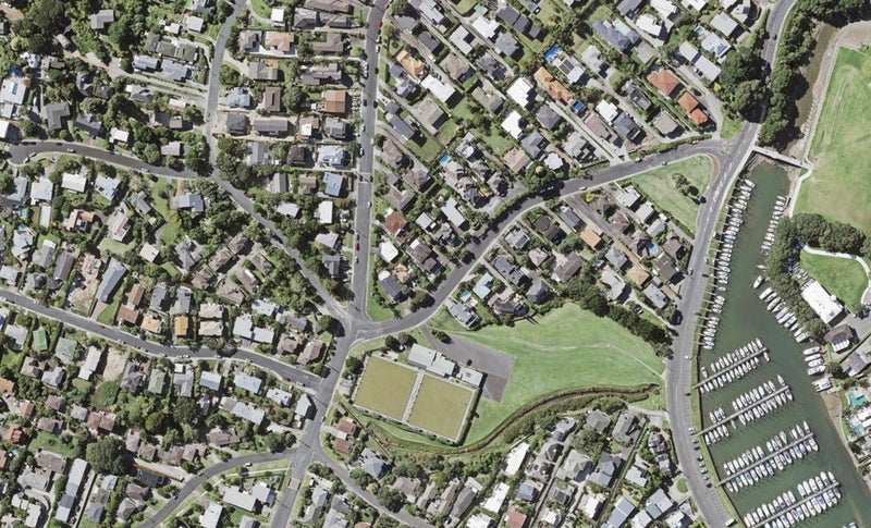 29 Commodore Parry Road, Castor Bay, Auckland - Carousel 1