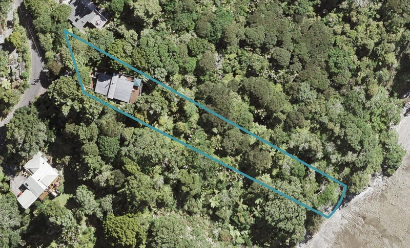 40 Kauri Point Road, Laingholm, Auckland - Carousel 1