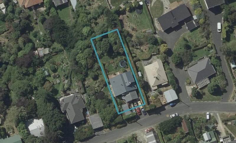 29 Waikana Street, Broad Bay, Dunedin - Carousel 1