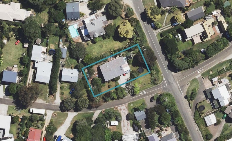 10 Lysnar Street, Okitu, Gisborne - Carousel 1